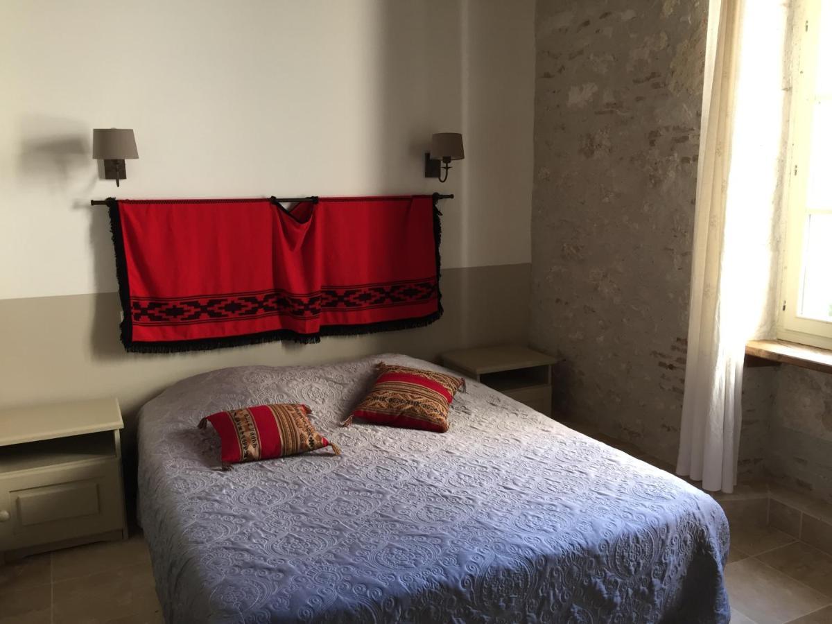 Les Huguets Bed & Breakfast Вилньов-сюр-Ло Екстериор снимка