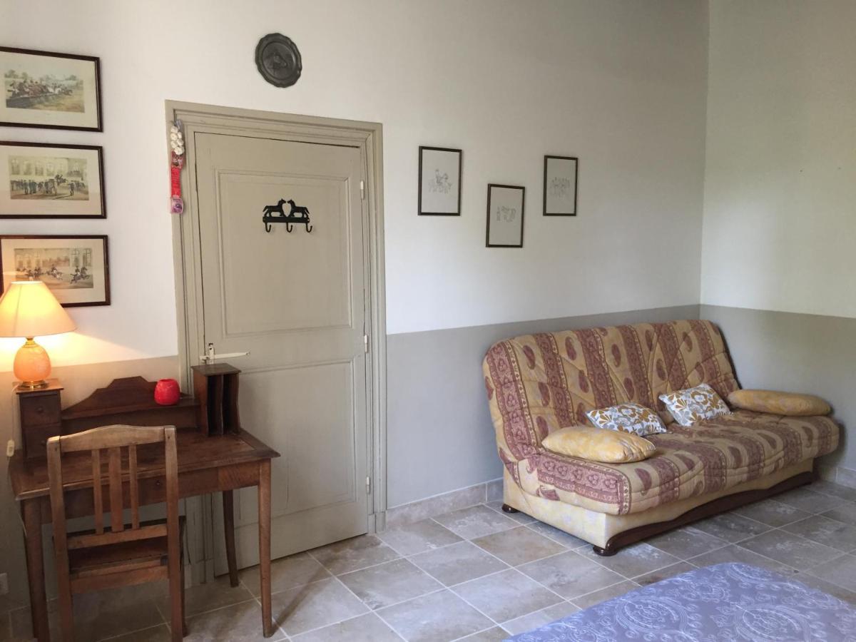 Les Huguets Bed & Breakfast Вилньов-сюр-Ло Екстериор снимка