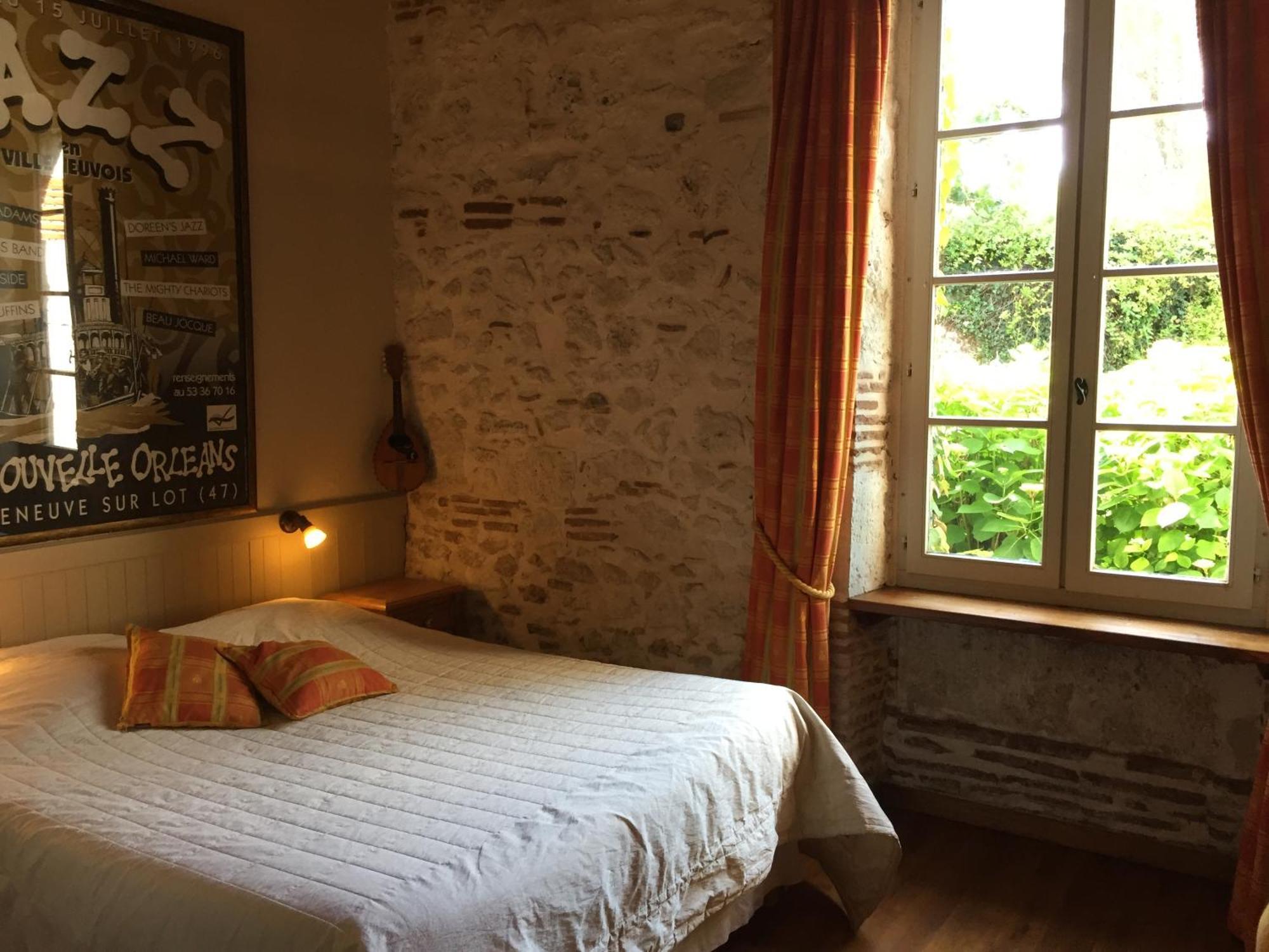 Les Huguets Bed & Breakfast Вилньов-сюр-Ло Стая снимка